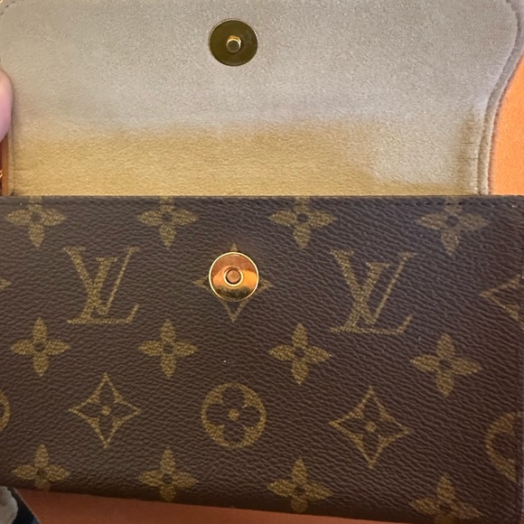 Louis Vuitton Monogram 'Florentine' Belt Bag - Picture 9 of 10